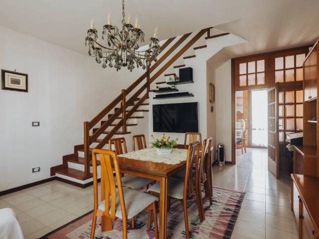 Villa Schiera in vendita a Unione dei comuni Savena-Idice, Monterenzio