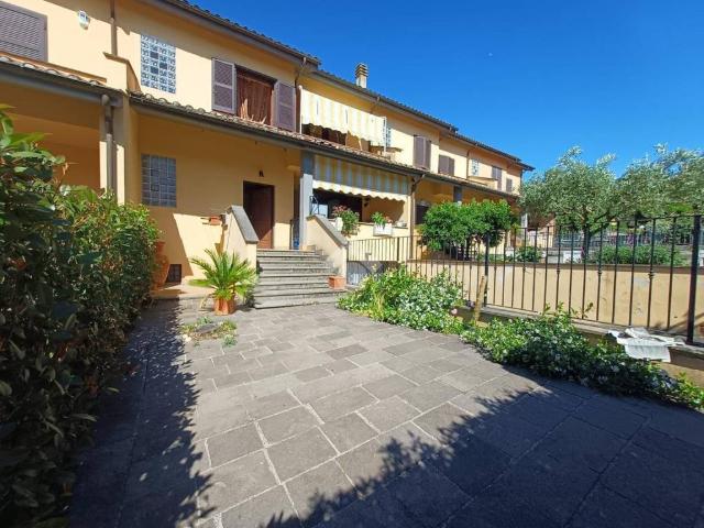 Villa Schiera in vendita a Monterosi, Lazio