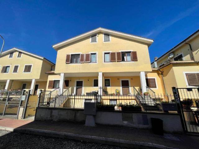 Villa Schiera in vendita a Monterosi, Lazio