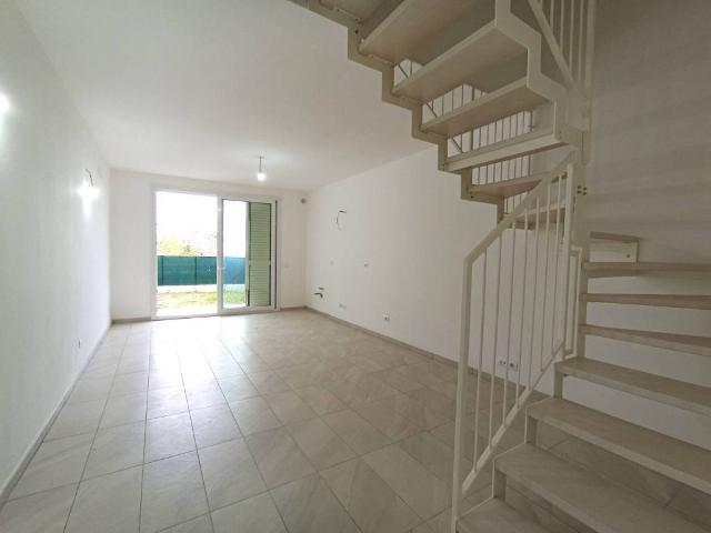 Villa Schiera in vendita a Montescudo-Monte Colombo, Montescudo
