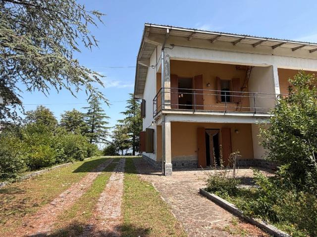 Villa Schiera in vendita a Montese, Reggio Emilia