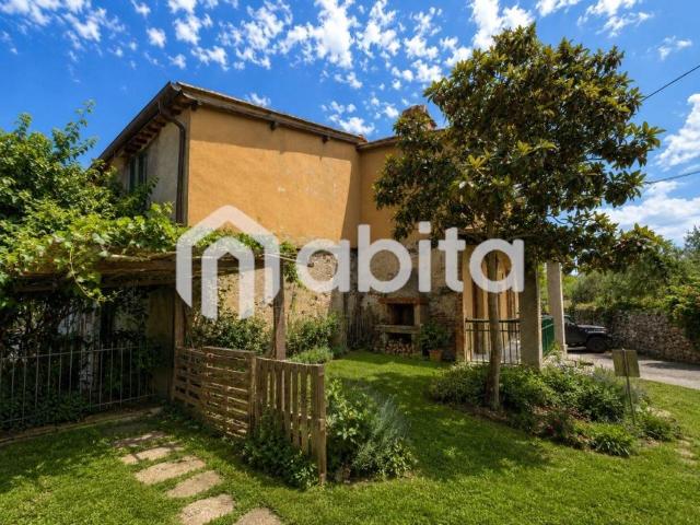 Villa Schiera in vendita a Montevarchi, Toscana
