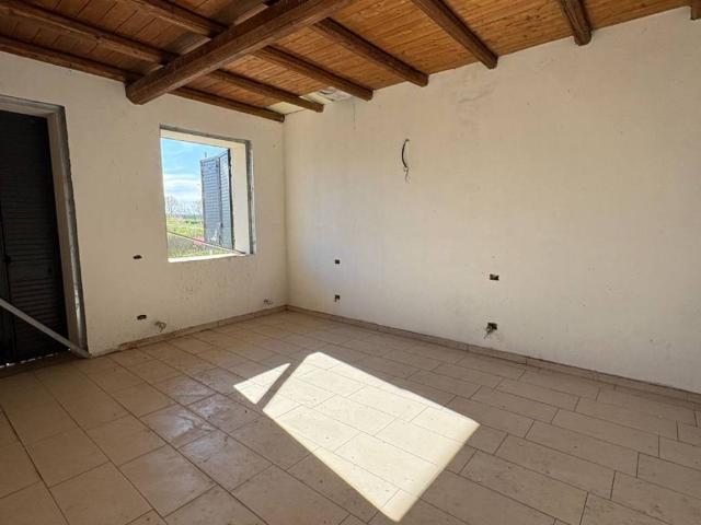 Villa Schiera in vendita a Monticelli D'ongina, Reggio Emilia