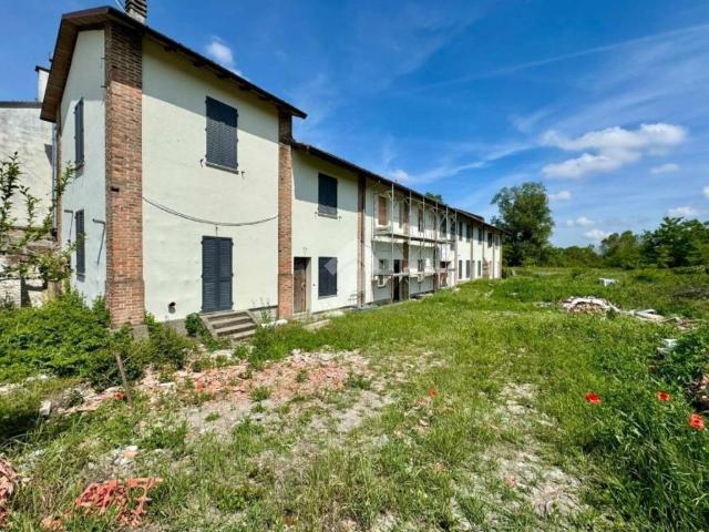 Villa Schiera in vendita a Monticelli D'ongina, Reggio Emilia