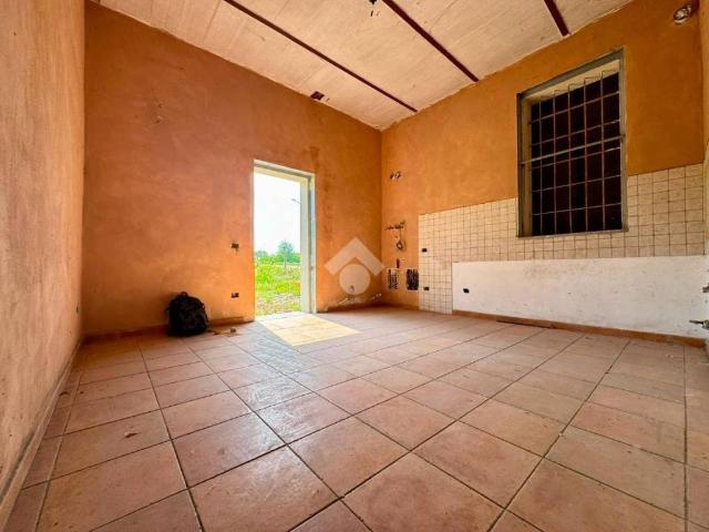 Villa Schiera in vendita a Monticelli D'ongina, Reggio Emilia