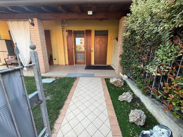 Villa Schiera in vendita a Montichiari, Brescia