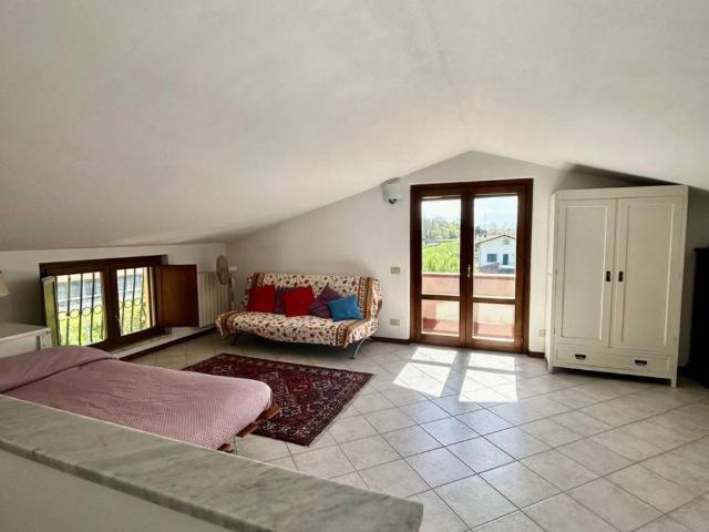 Villa Schiera in vendita a Montignoso, Toscana