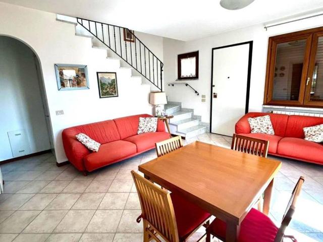 Villa Schiera in vendita a Montignoso, Toscana