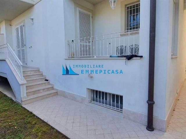 Villa Schiera in vendita a Cinquale, Montignoso