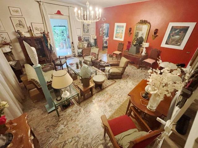 Villa Schiera in vendita a Montignoso, Toscana