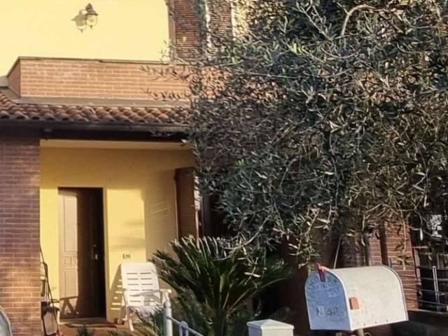 Villa Schiera in vendita a Montopoli In Val D'arno, Toscana