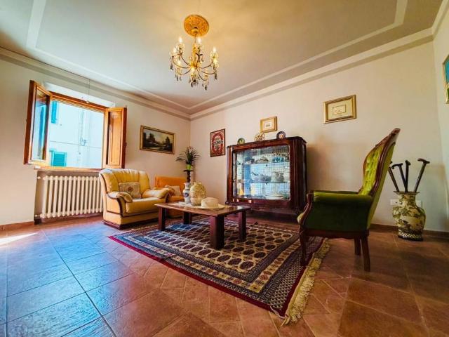 Villa Schiera in vendita a Montopoli In Val D'arno, Toscana