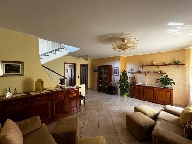 Villa Schiera in vendita a Montoro, Campania