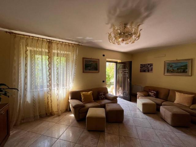 Villa Schiera in vendita a Montoro, Campania