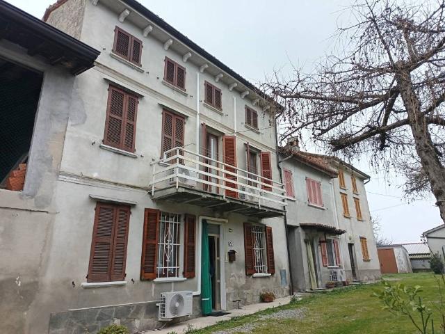 Villa Schiera in vendita a Montù Beccaria, Lombardia