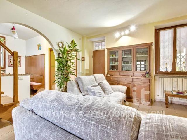 Villa Schiera in vendita a Cazzaniga, Monza
