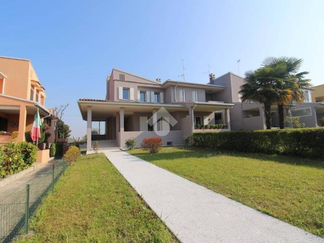 Villa Schiera in vendita a Motta Di Livenza, Veneto
