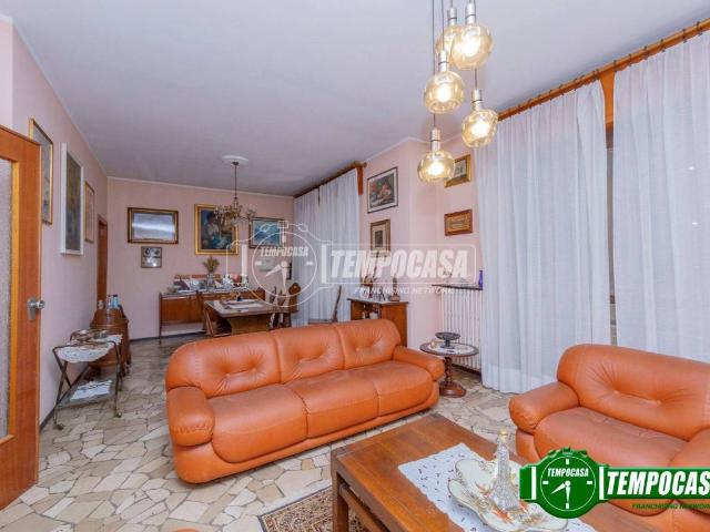 Villa Indipendente in vendita a Motta Visconti, Lombardia