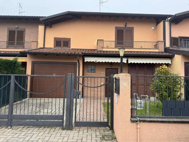 Villa Schiera in vendita a Motta Visconti, Lombardia