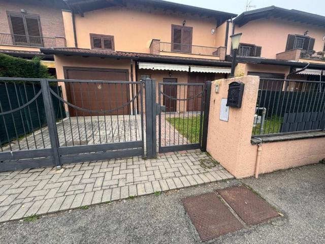 Villa Schiera in vendita a Motta Visconti, Lombardia