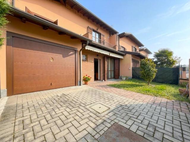 Villa Schiera in vendita a Motta Visconti, Lombardia