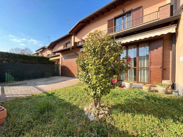 Villa Schiera in vendita a Motta Visconti, Lombardia