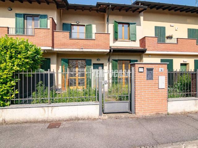 Villa Schiera in vendita a Mozzanica, Lombardia