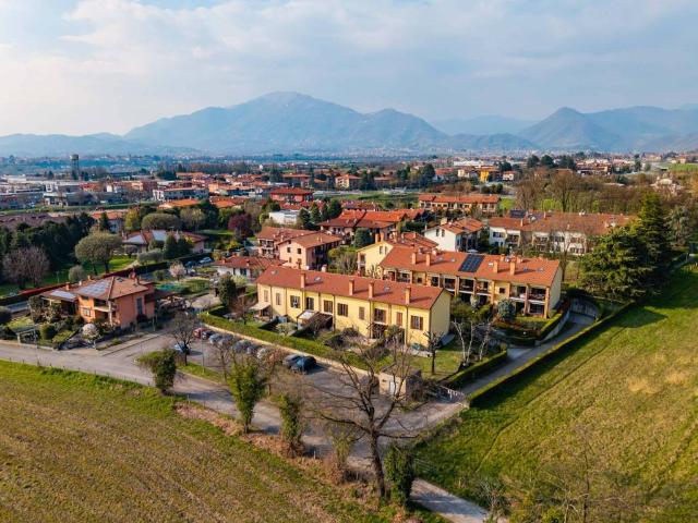 Villa Schiera in vendita a Dorotina, Mozzo