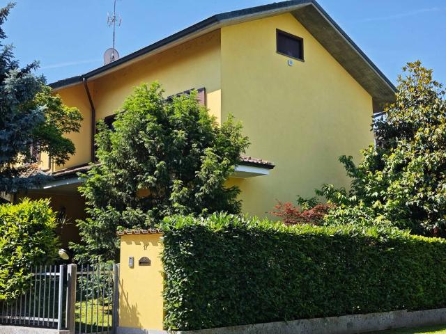 Villa Schiera in vendita a Mulazzano, Lombardia