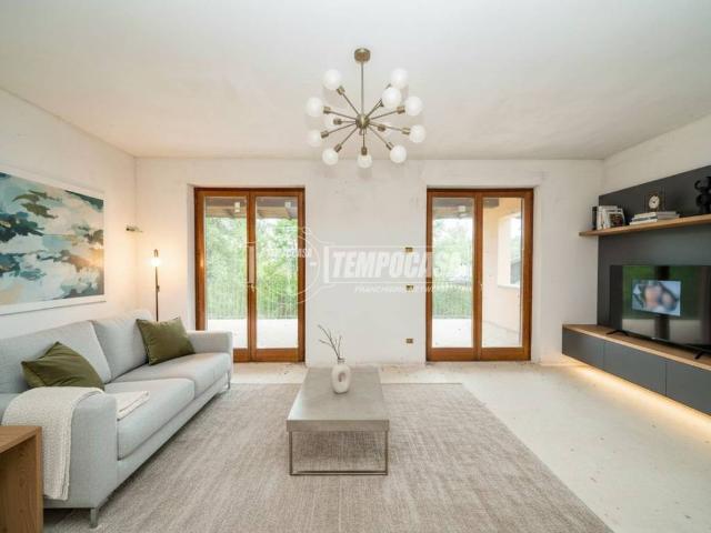 Villa Schiera in vendita a Fosseno, Nebbiuno