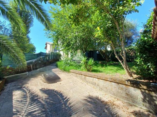 Villa Schiera in vendita a Belvedere Lidia, Nepi