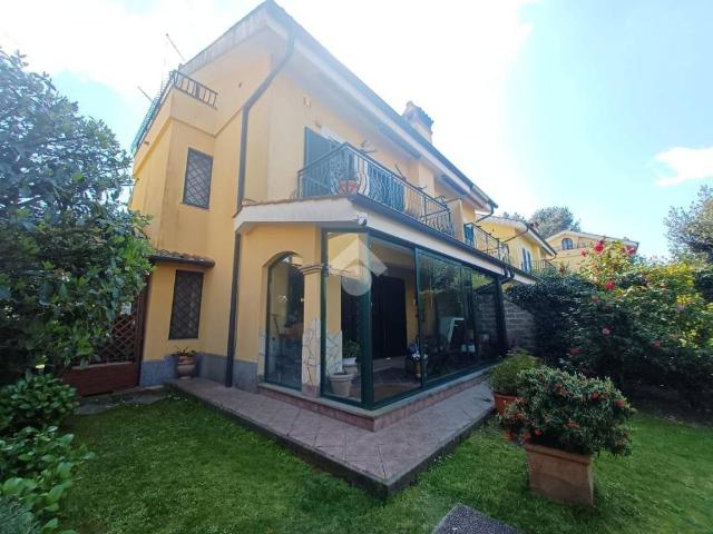 Villa Indipendente in vendita a Nepi, Lazio