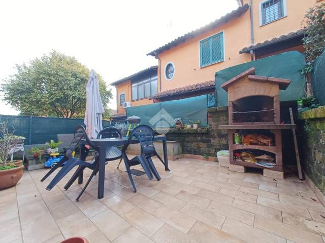 Villa Schiera in vendita a Nepi, Lazio
