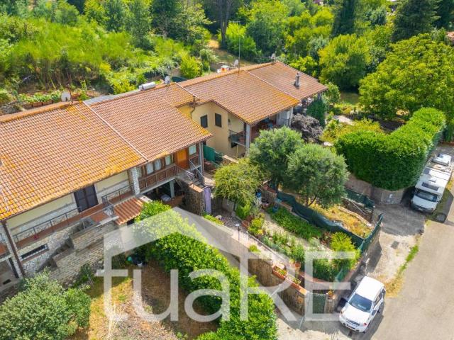 Villa Schiera in vendita a Nepi, Lazio