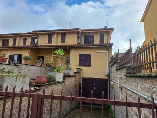 Villa Schiera in vendita a Nepi, Lazio