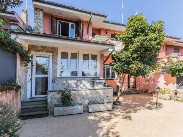 Villa Schiera in vendita a Nepi, Lazio