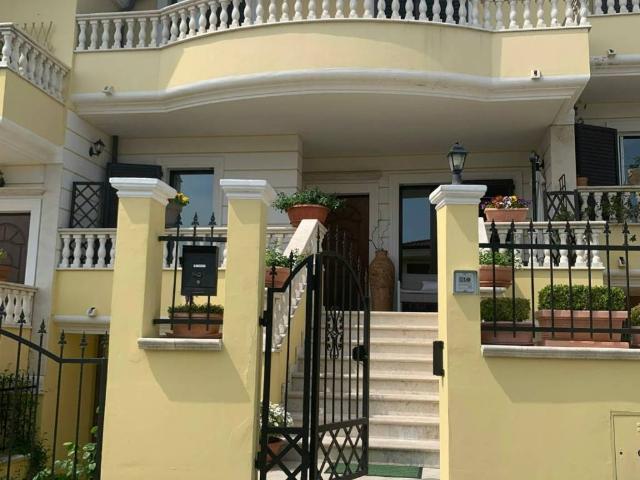 Villa Schiera in vendita a Unione dei Comuni della Val Vibrata, Nereto