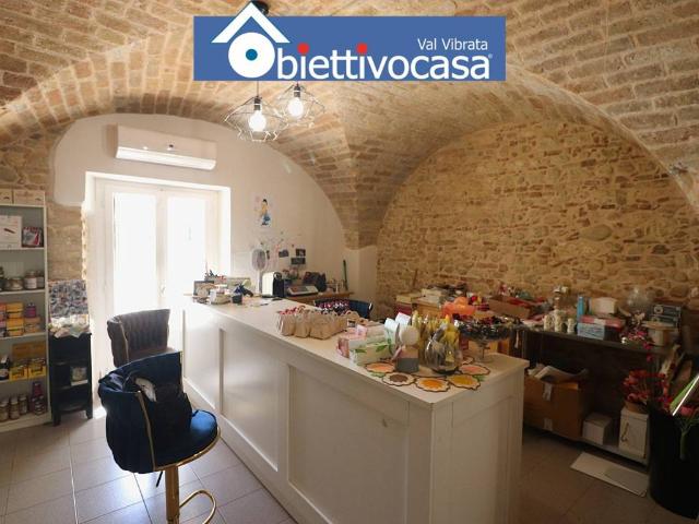 Villa Indipendente in vendita a Unione dei Comuni della Val Vibrata, Nereto
