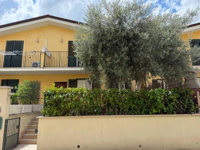 Villa Schiera in vendita a Acquaviva, Roma Capitale
