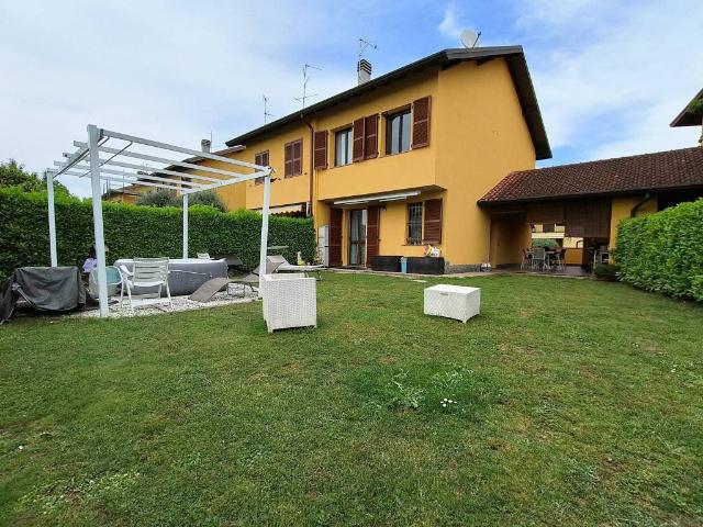 Villa Indipendente in vendita a Nerviano, Lombardia