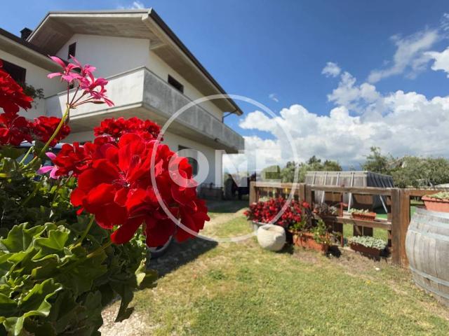 Villa Schiera in vendita a Nocciano, Abruzzo