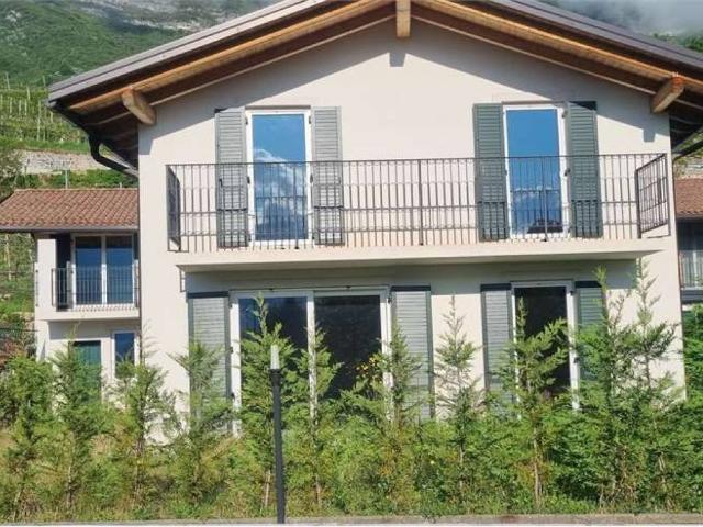 Villa Schiera in vendita a Comunità della Vallagarina, Nogaredo
