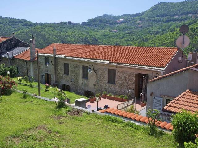 Villa Schiera in vendita a Gandoglia, Noli