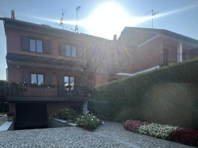 Villa Schiera in vendita a None, Torino