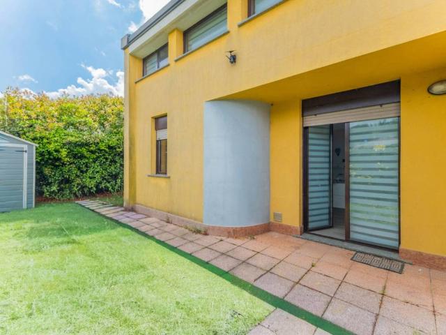 Villa Schiera in vendita a Nosate, Lombardia