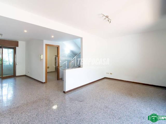 Villa Schiera in vendita a Nova Milanese, Lombardia