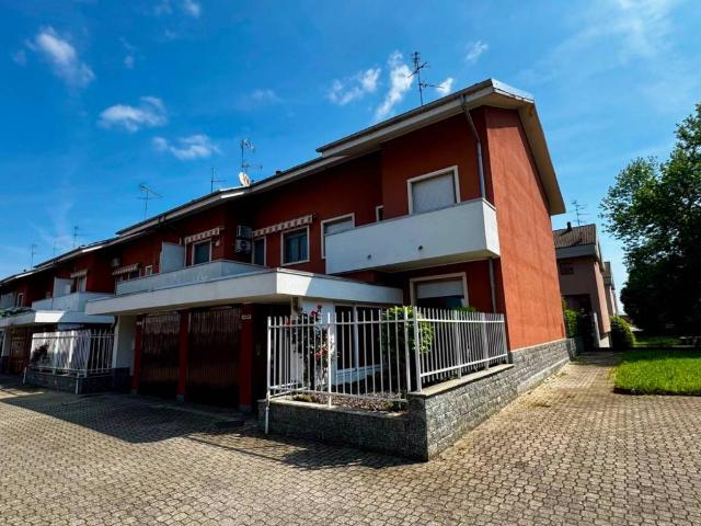 Villa Schiera in vendita a Torrion Quartara, Piemonte