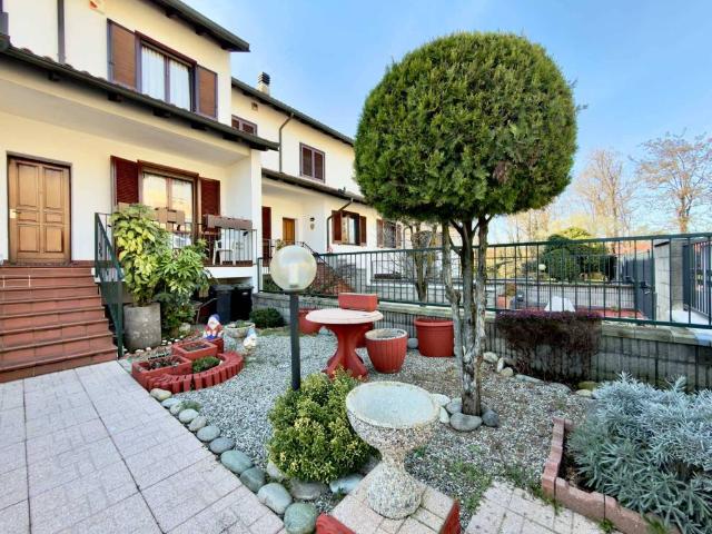 Villa Indipendente in vendita a Torrion Quartara, Piemonte