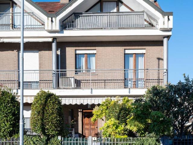 Villa Schiera in vendita a Torrion Quartara, Piemonte