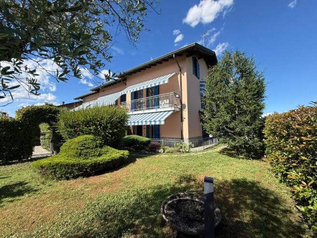Villa Schiera in vendita a Novedrate, Lombardia